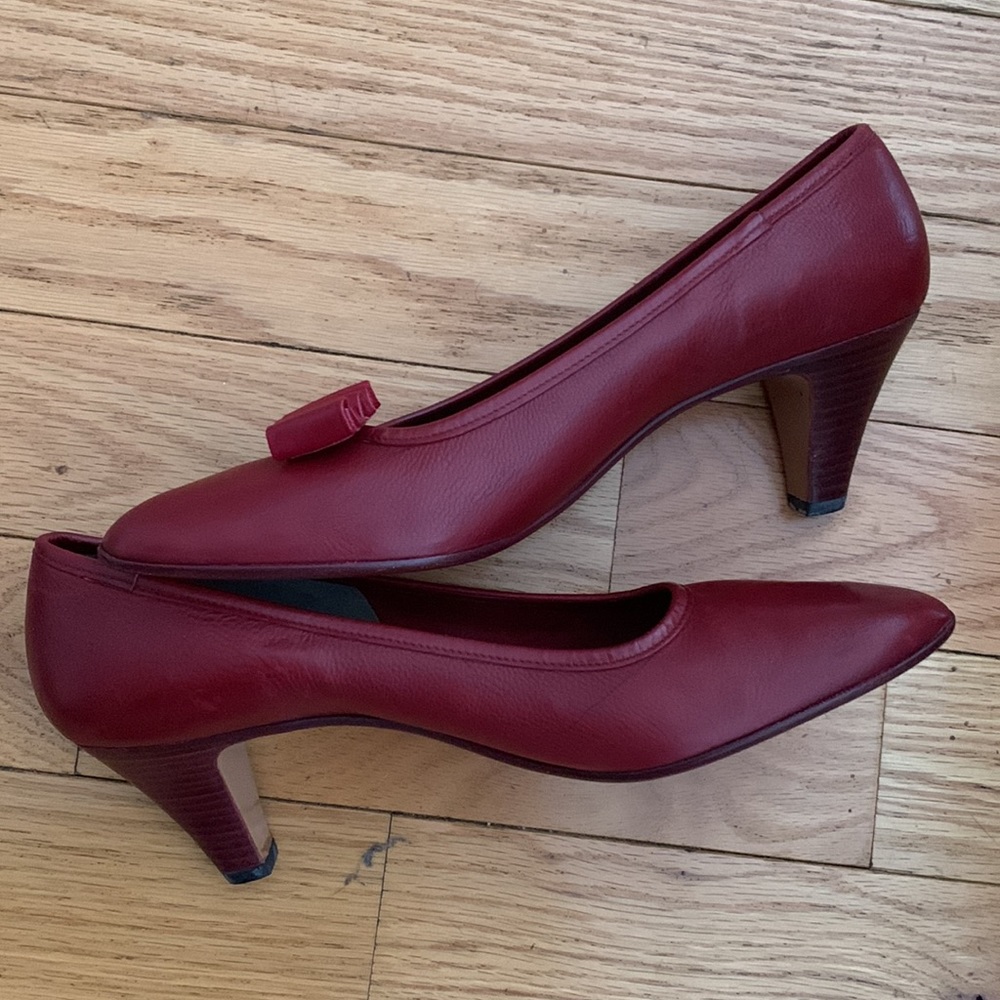Vintage Thomas Wallace Farrone Dark Red Leather Kitten Heel Pumps Size 9